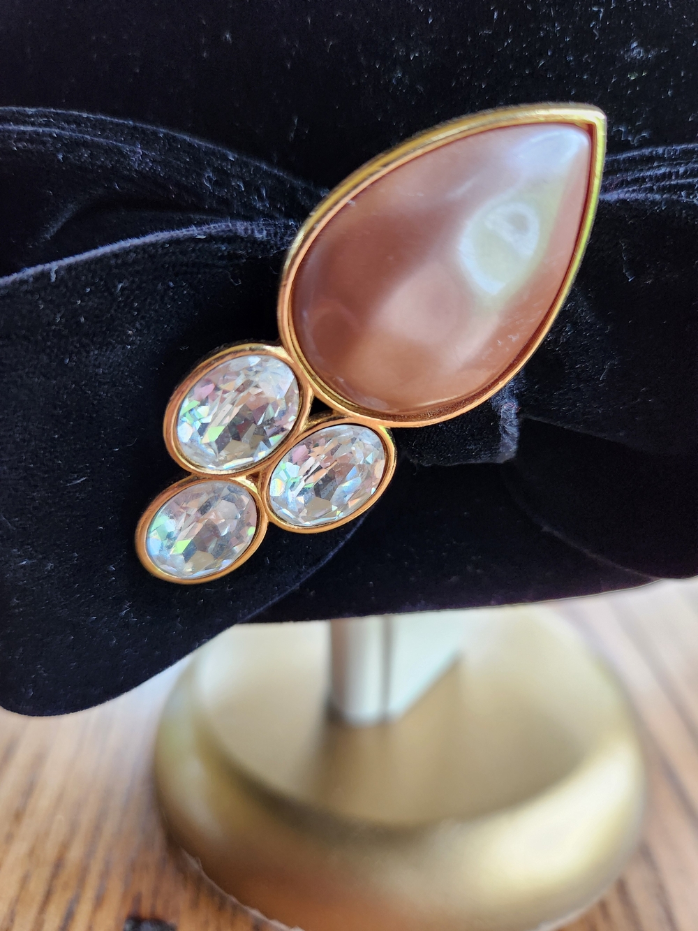 🔥YSL Gold-Tone Brooch with Pink/Tan Grooved Teardrop & Three Clear Crystals